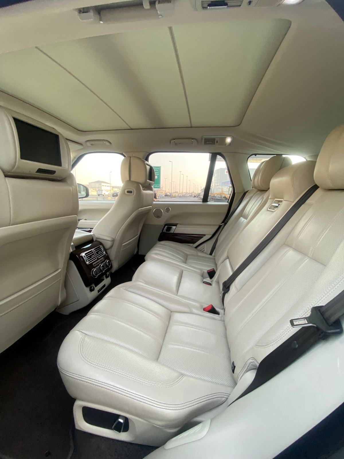 Range Rover Vogue SE 2014 (Gold)
