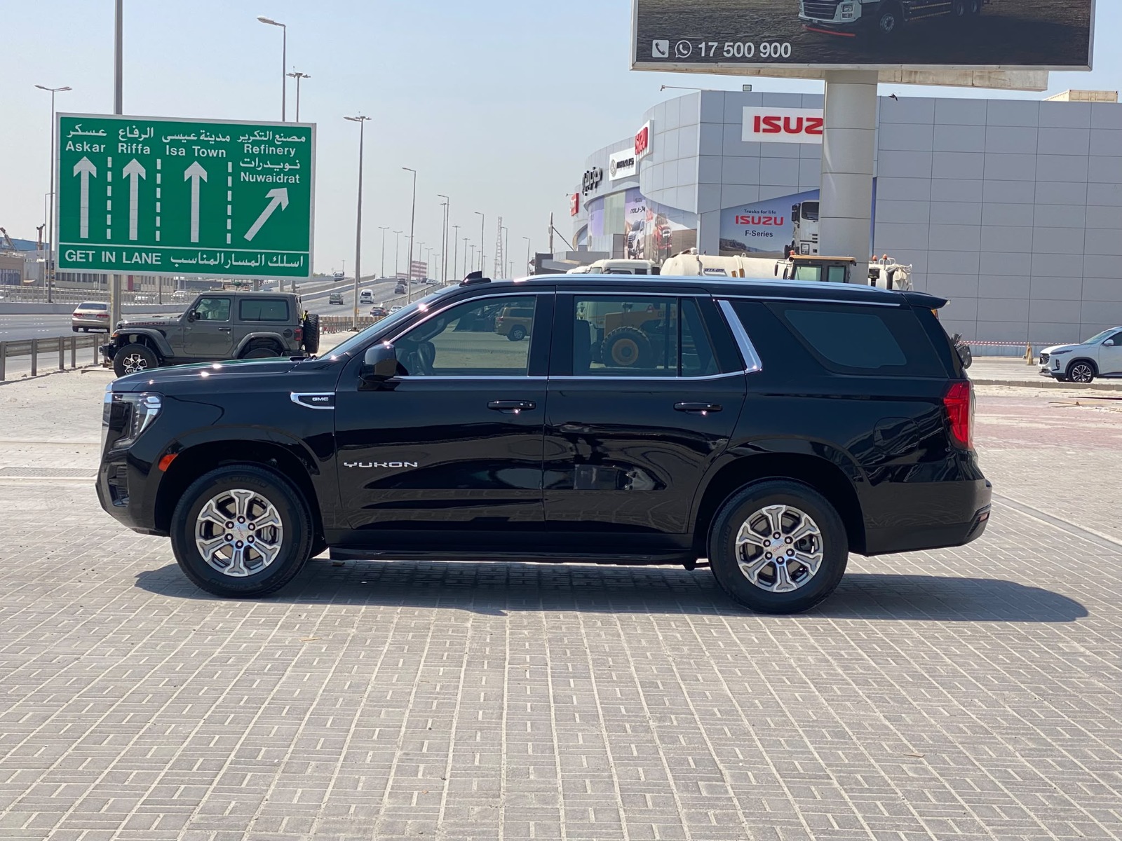 GMC Yukon SLE 2023 (Black)