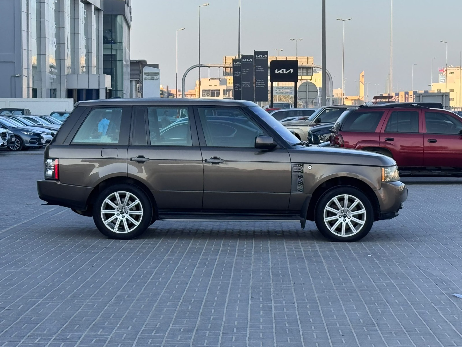 Range Rover L322 / 2011 (Brown)