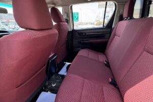 Toyota Hilux 2017 (White)