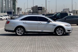 Ford Taurus 2014 (Silver)