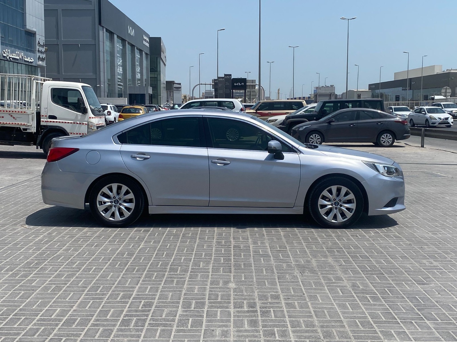 Subaru Legacy 2015 (Silver)