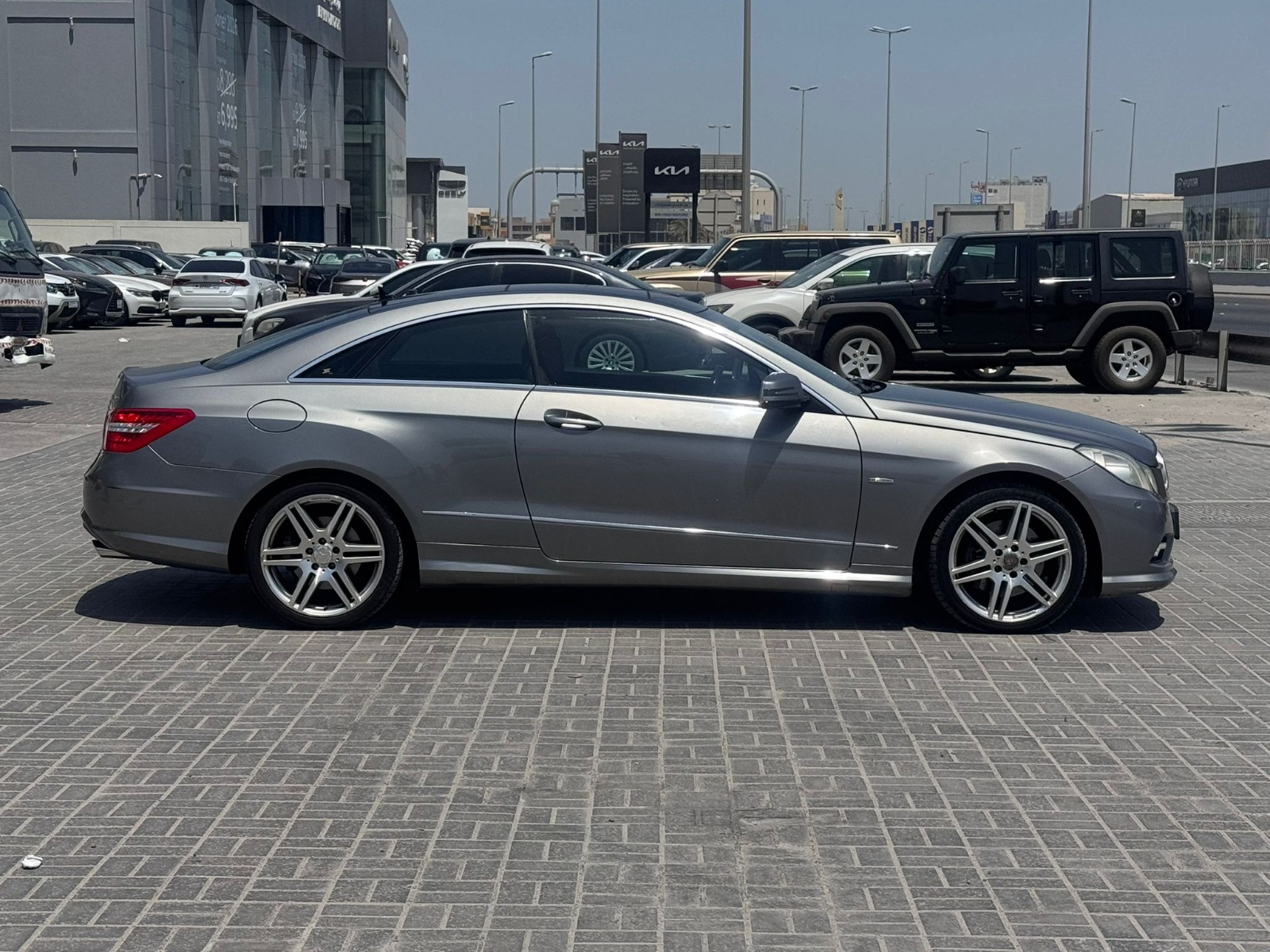 Mercedes Benz E-350 / 2012 (Silver)