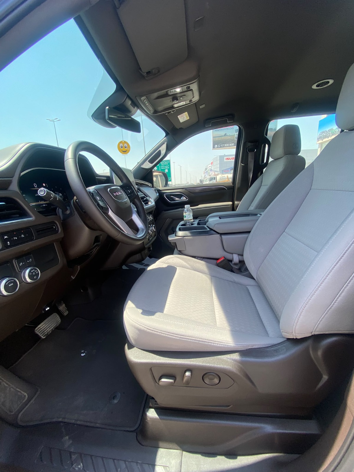 GMC Yukon SLE 2023 (Black)