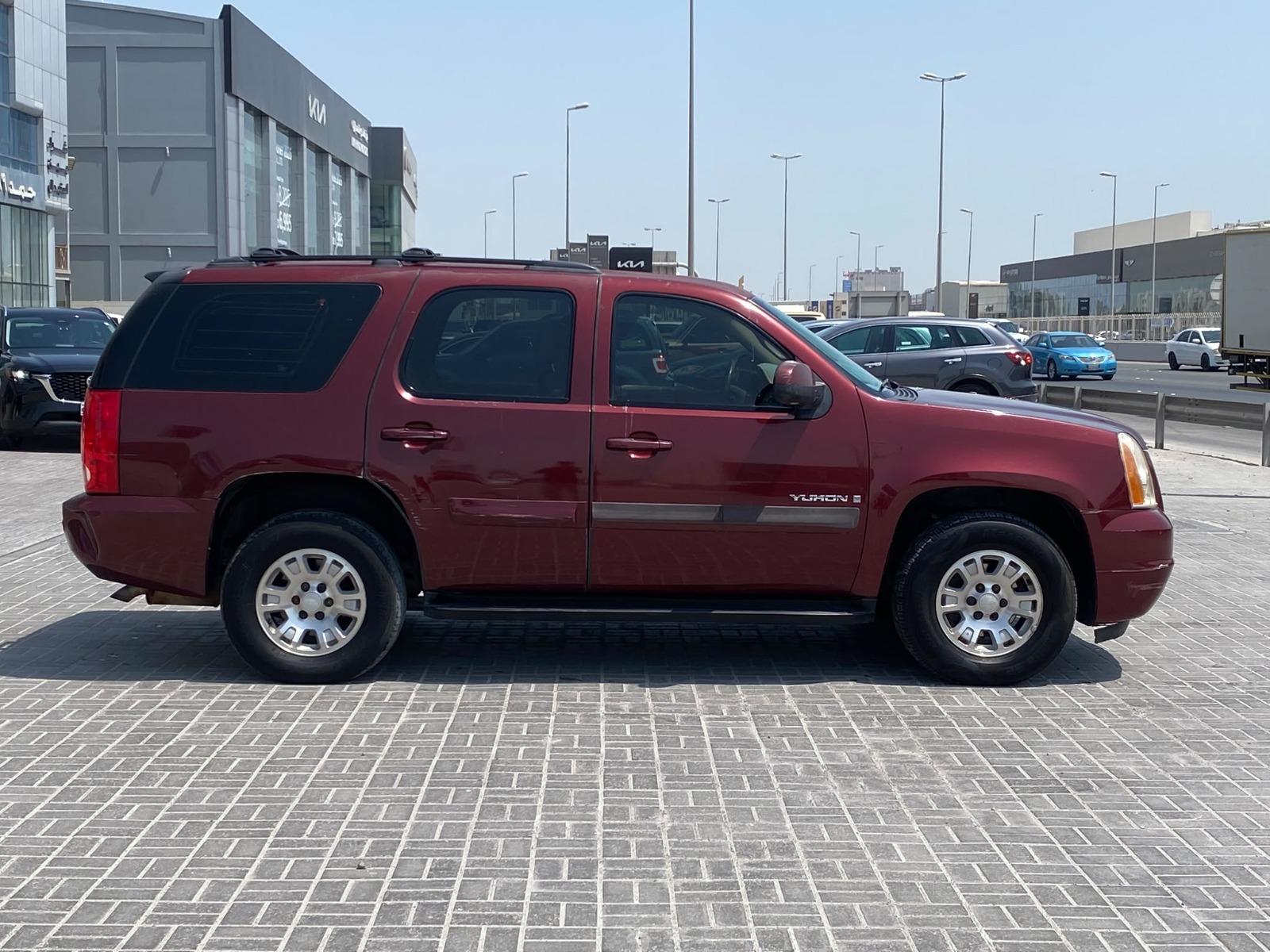 GMC Yukon 2008 (Red)