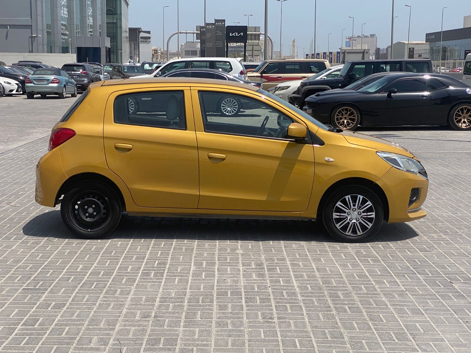 Mitsubishi Spacestar 2022 (Yellow)