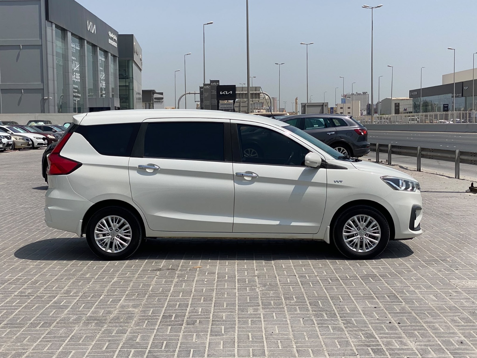 Suzuki Ertiga 2019 (White)