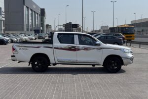 Toyota Hilux 2017 (White)