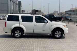 Nissan Pathfinder 2008 (White)