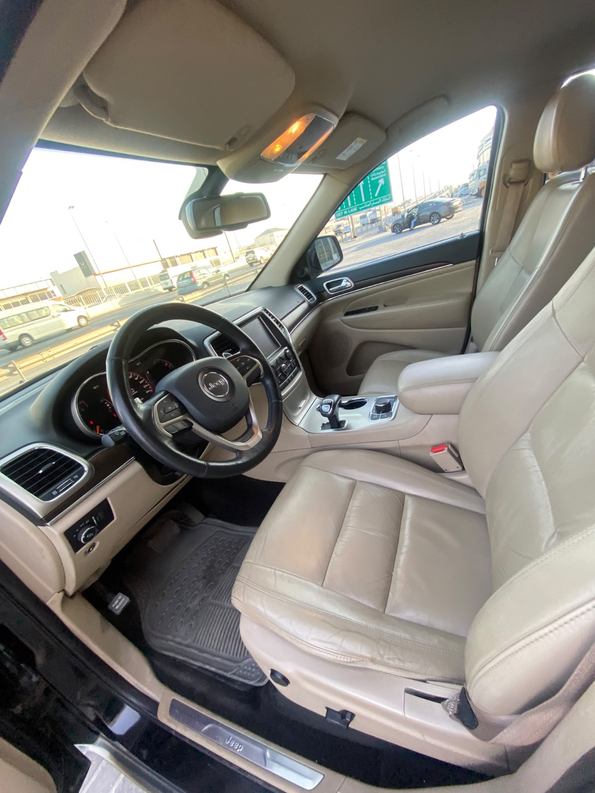 Jeep Grand Cherokee LTD 2015 (Black)