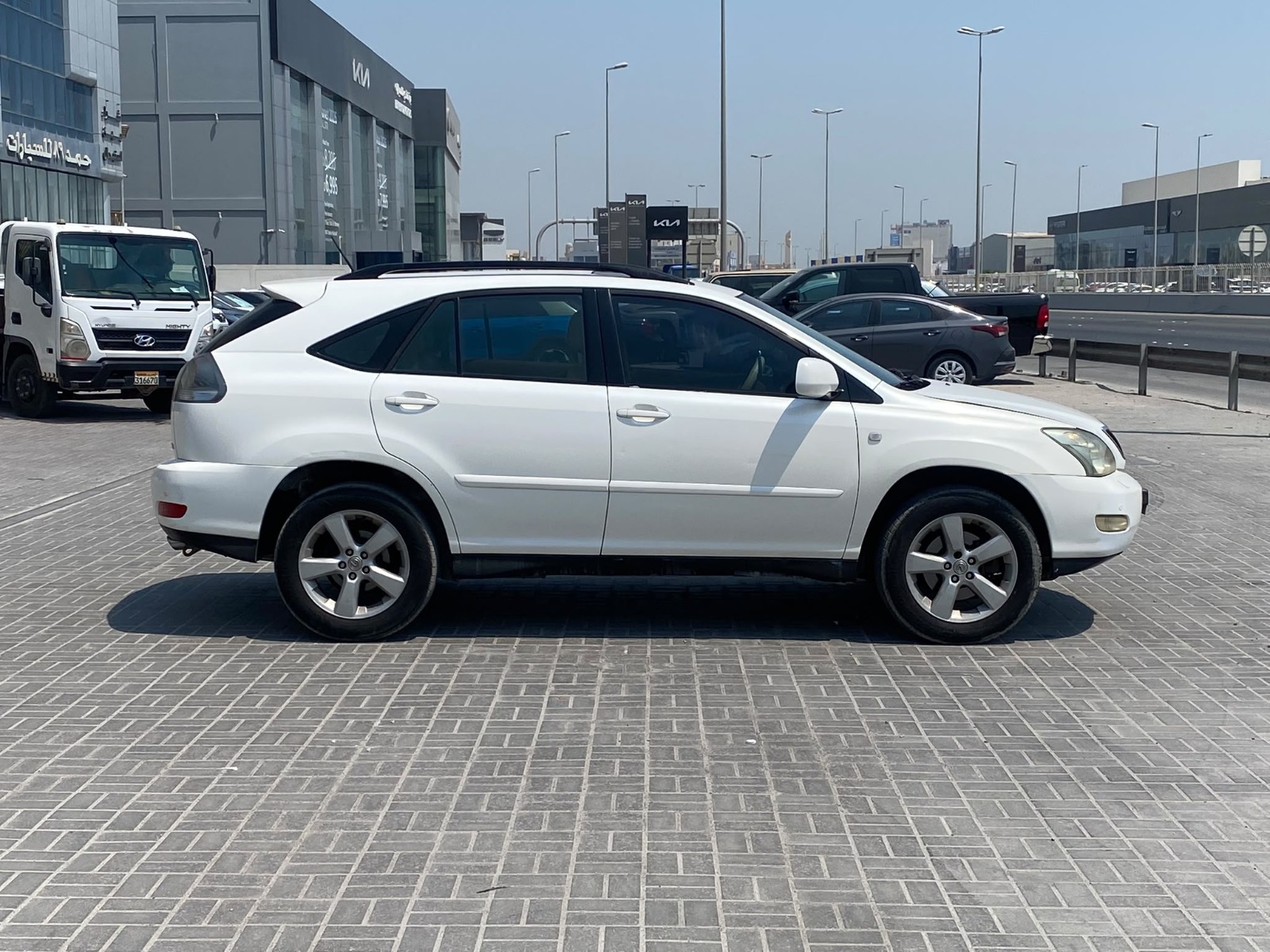 Lexus RX-330 / 2005 (أبيض)