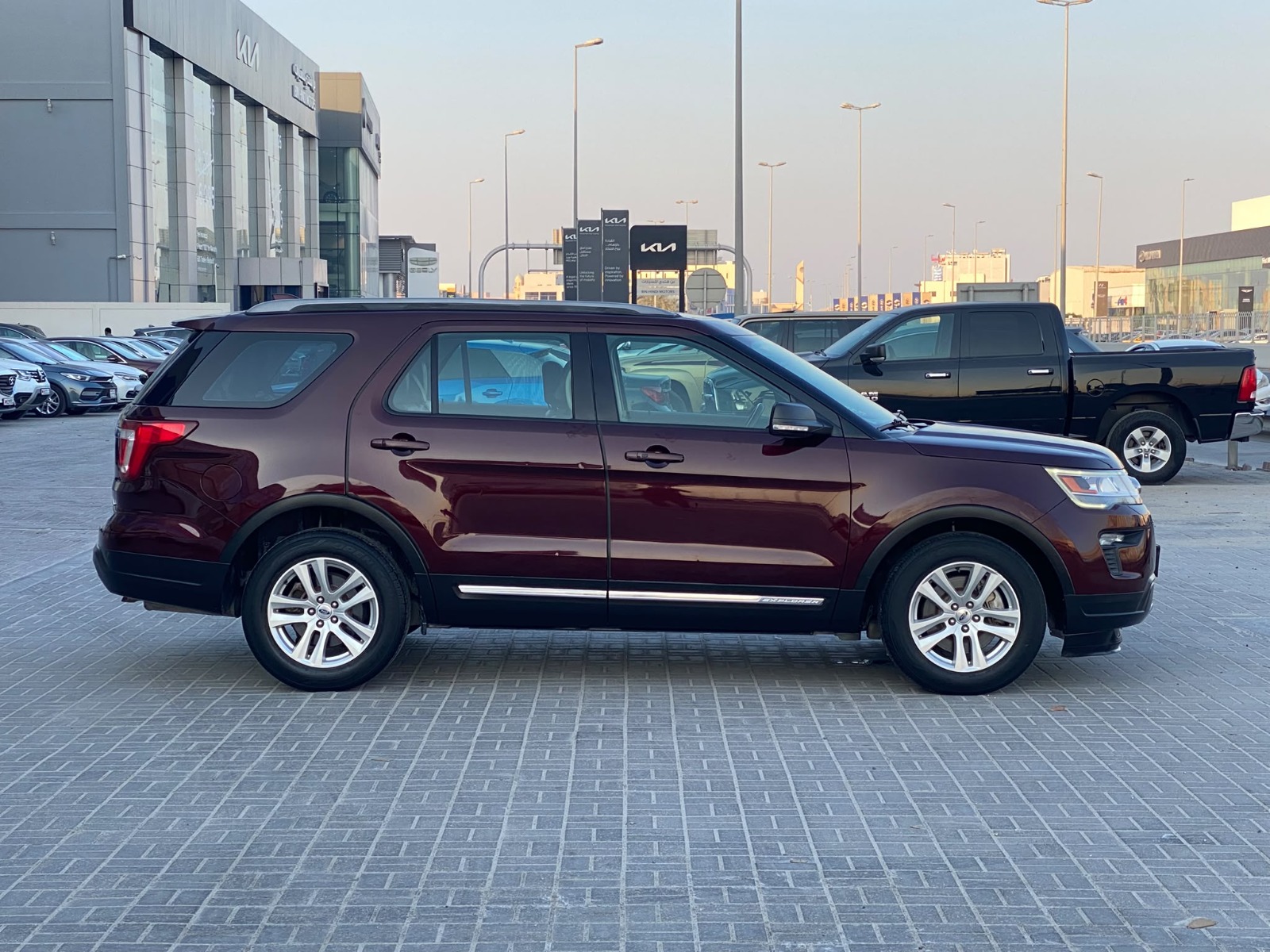 Ford Explorer XLT 2019 (ماروني)