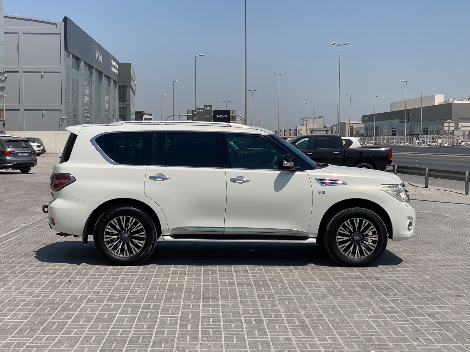 Nissan Patrol Platinum 2013 (أبيض)