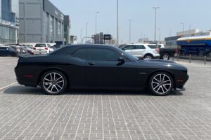 Dodge Challenger R/T 2021 (أسود)