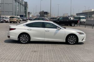 Lexus ES-300h 2023 (White)