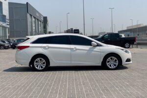 Hyundai i-40 / 2018 (White)