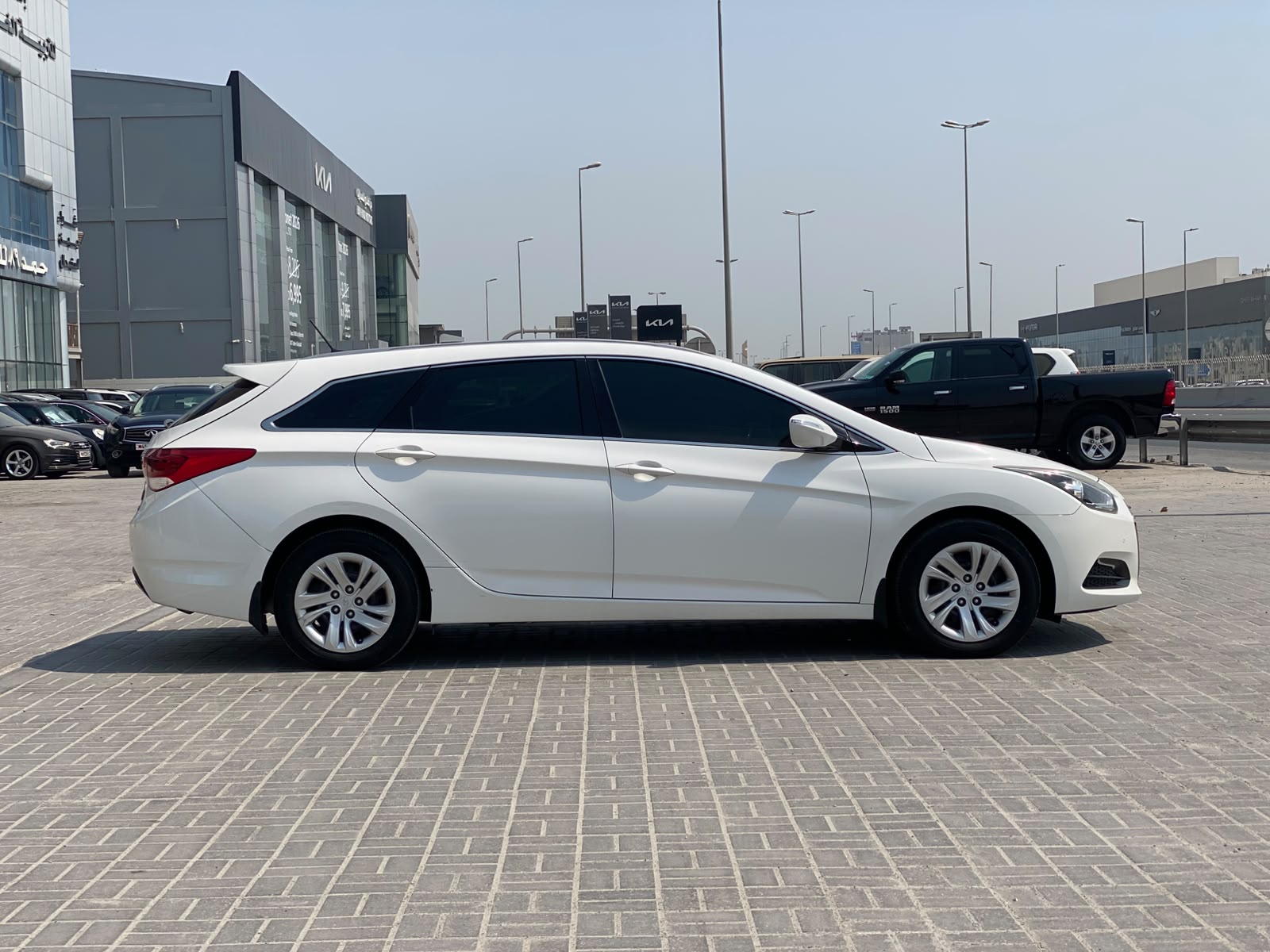 Hyundai i-40 / 2018 (White)