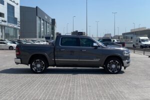 Chevrolet Silverado LT 2020 (Black)