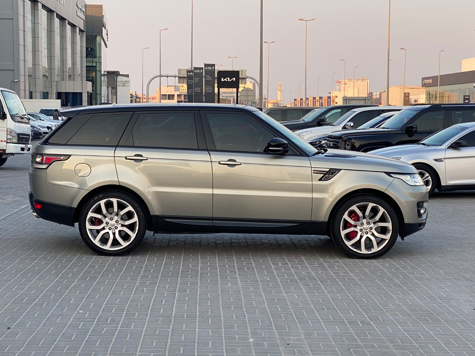 Range Rover Sport 2014 (Gold)