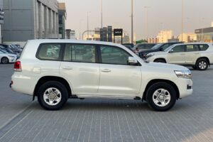 Toyota Land Cruiser G 2016 (White)