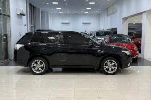 Mitsubishi Outlander 2014 (Black)
