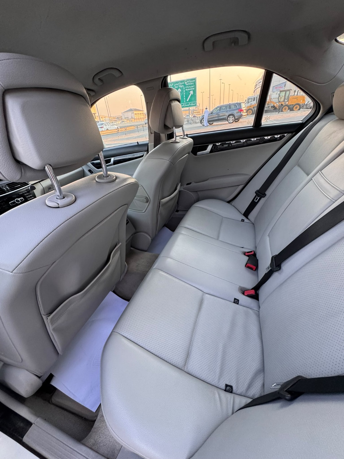 Mercedes Benz C-180 / 2014 (White)