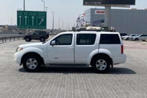 Nissan Pathfinder 2008 (White)