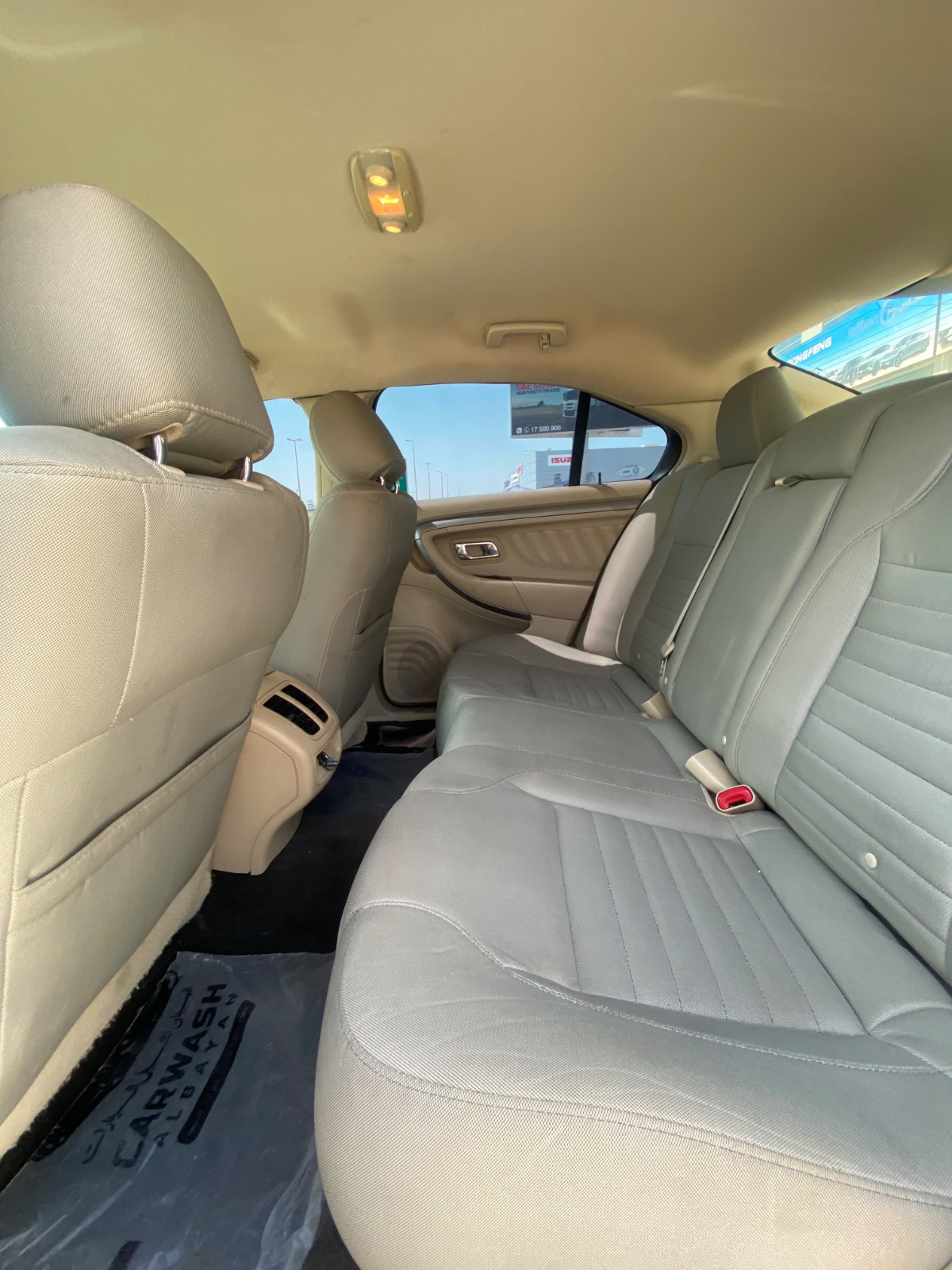 Ford Taurus 2014 (Silver)