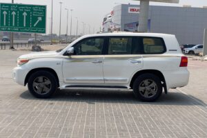 Toyota Land Cruiser VX-R 2014 (White)