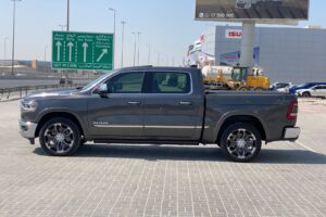 Chevrolet Silverado LT 2020 (Black)