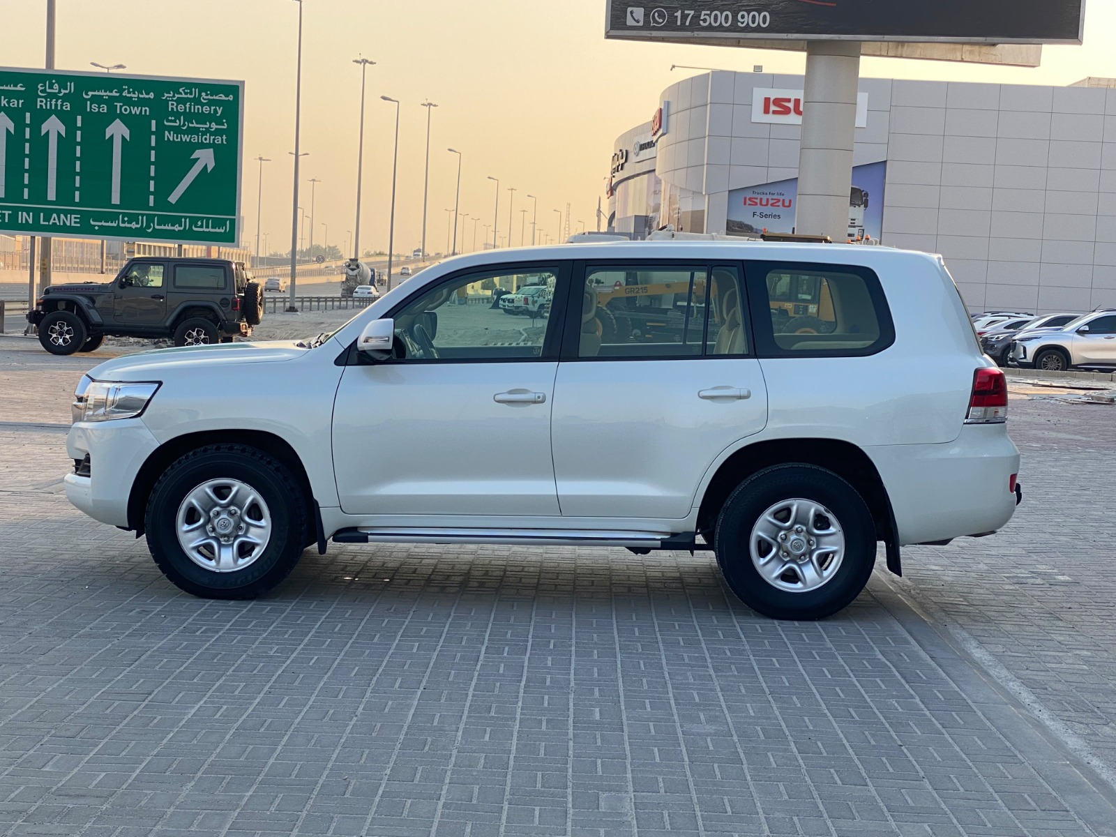 Toyota Land Cruiser G 2016 (White)