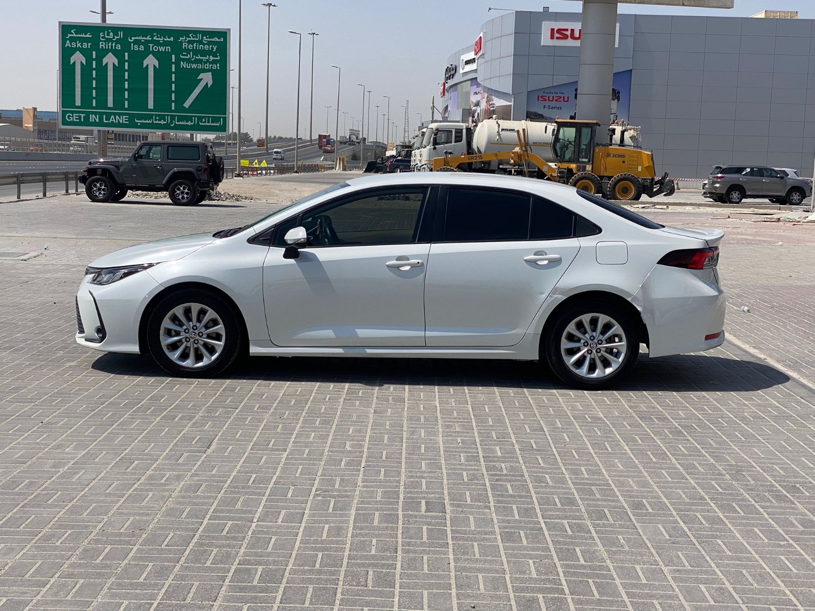 Toyota Corolla XLI 2023 (أبيض)