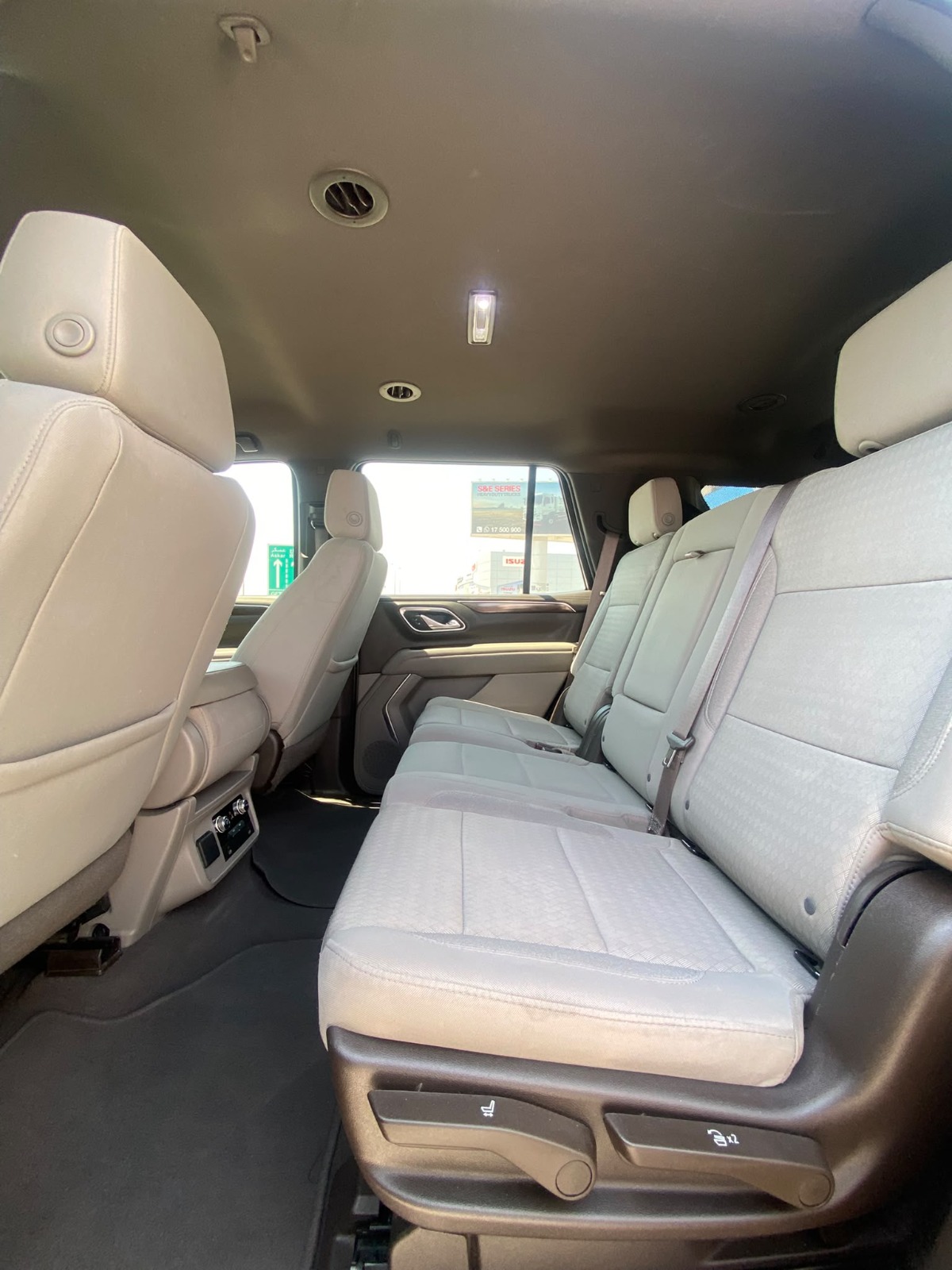 GMC Yukon SLE 2023 (Black)