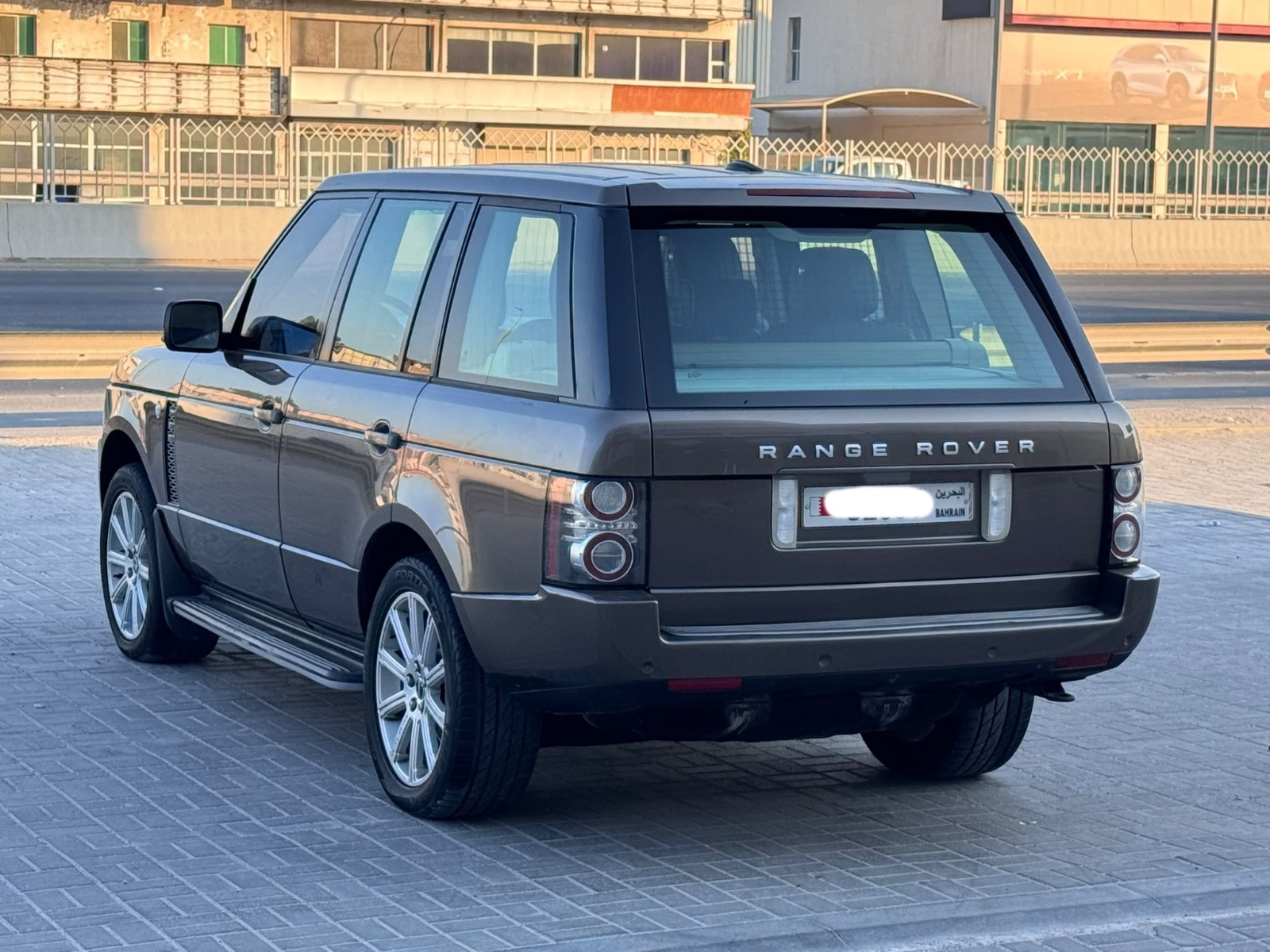 Range Rover L322 / 2011 (Brown)
