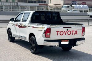 Toyota Hilux 2017 (White)