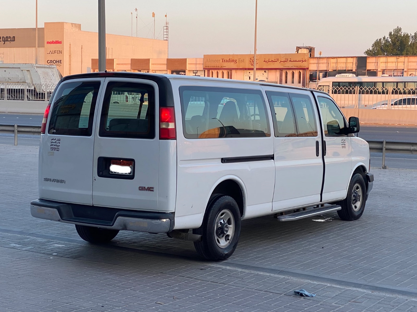 GMC Savana 2018 (White)
