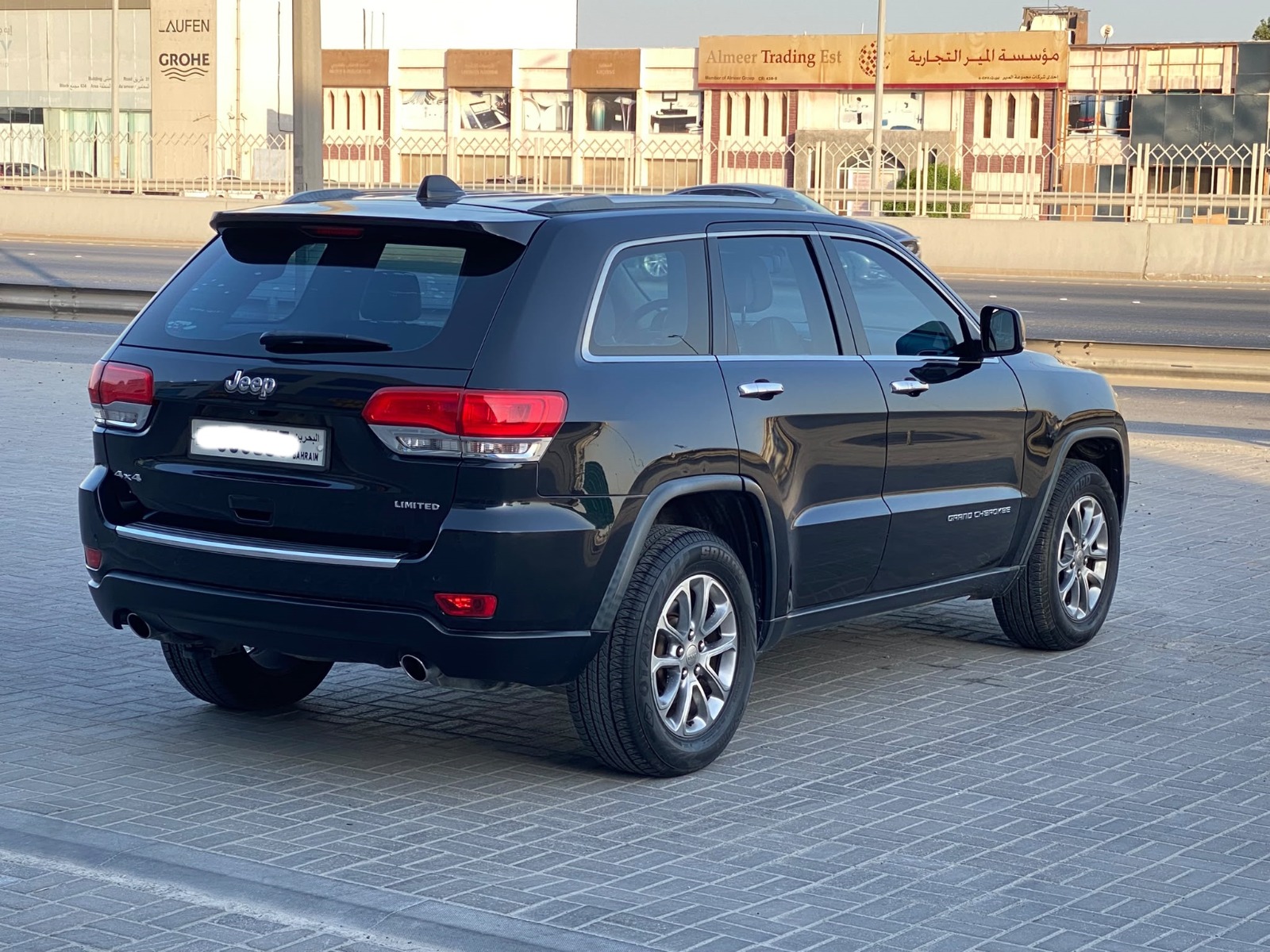 Jeep Grand Cherokee LTD 2015 (Black)