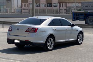 Ford Taurus 2014 (Silver)