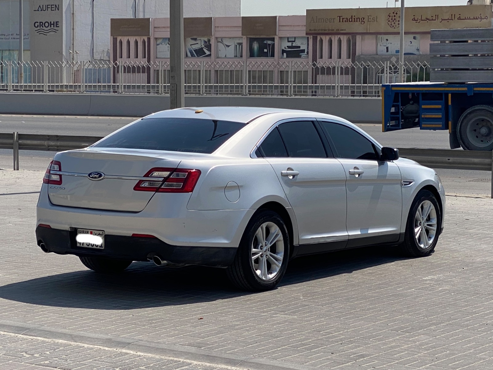 Ford Taurus 2014 (Silver)