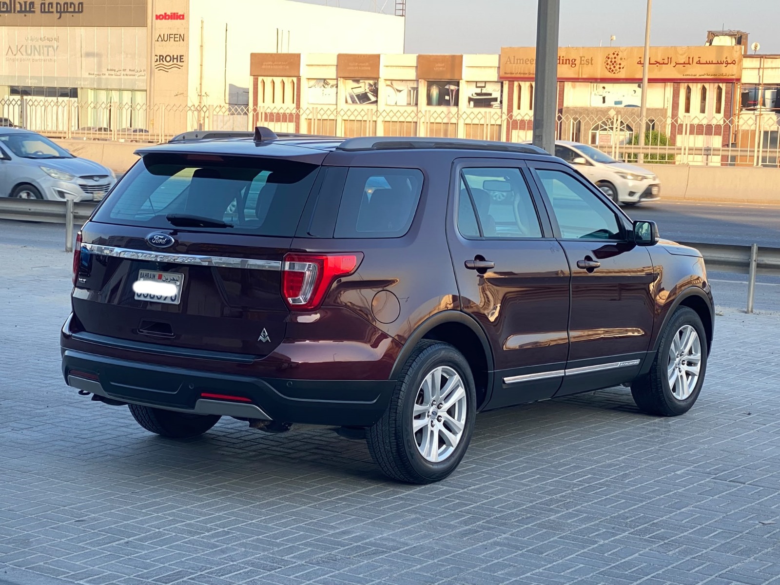 Ford Explorer XLT 2019 (ماروني)