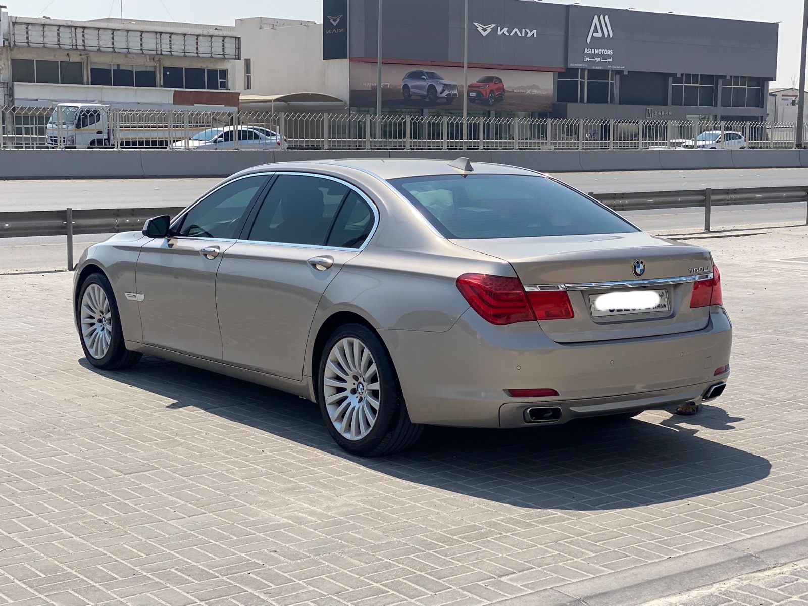 BMW 750Li 2012 (Silver)