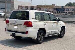 Toyota Land Cruiser VX-R 2014 (White)