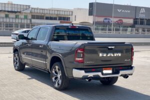 Chevrolet Silverado LT 2020 (Black)