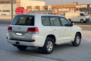 Toyota Land Cruiser G 2016 (White)