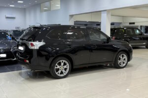 Mitsubishi Outlander 2014 (Black)