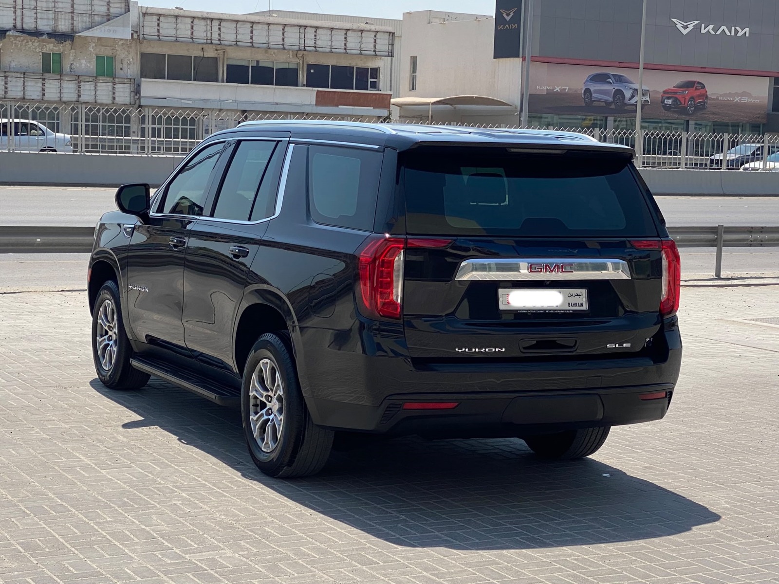 GMC Yukon SLE 2023 (Black)