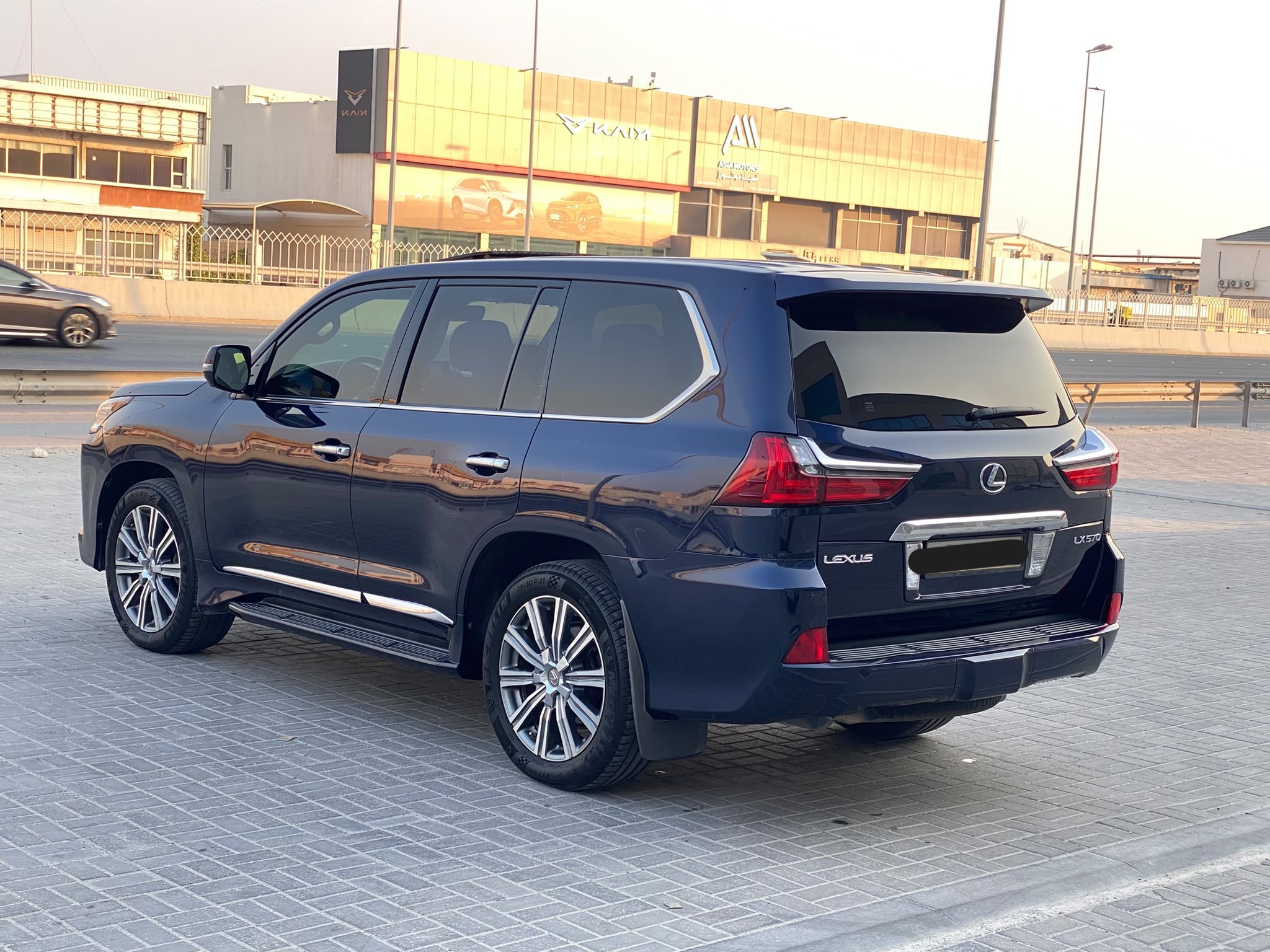 Lexus LX-570 2016 (Blue)