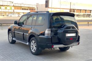 Mitsubishi Pajero GLS 2015 (Black)