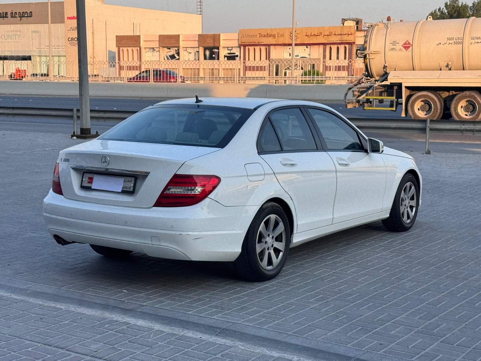 Mercedes Benz C-180 / 2014 (White)