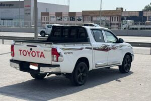 Toyota Hilux 2017 (White)